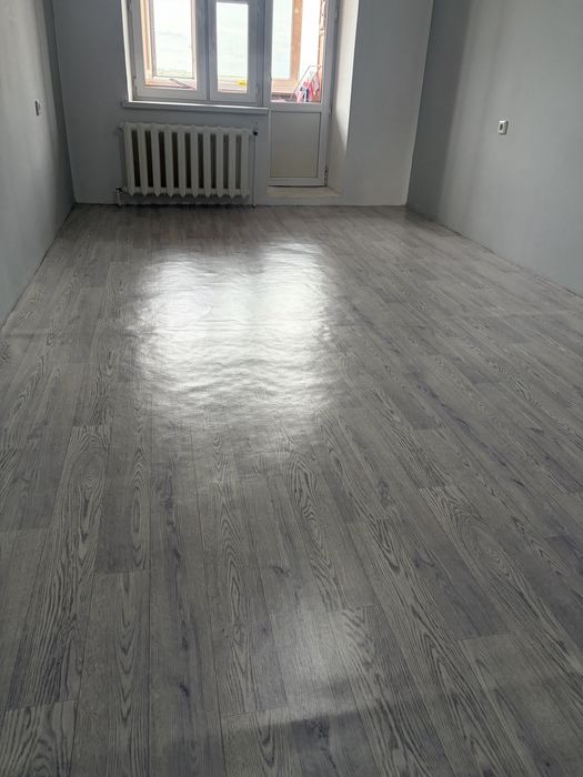 Продам линолеум 6*3  комната 18 кв м