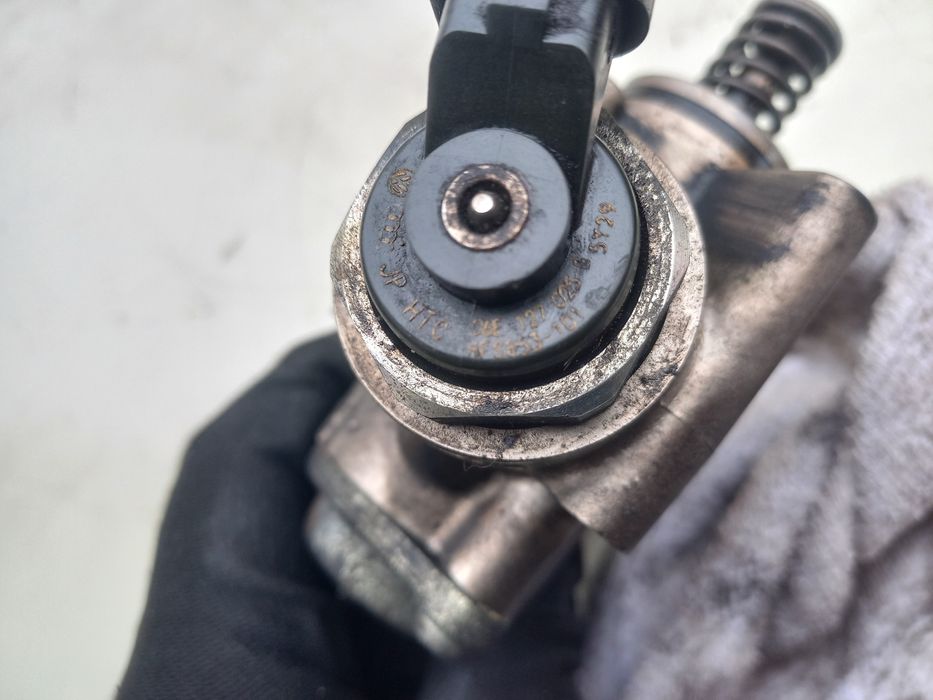 Бензинова помпа Ауди А6 3.2FSI