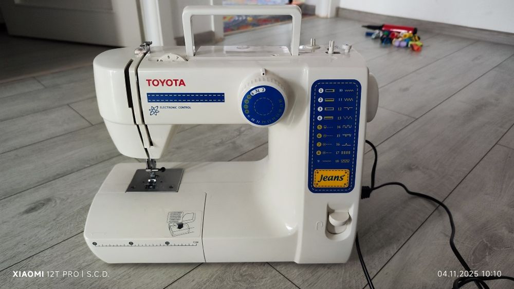 Mașină cusut electrică Toyota Jeans