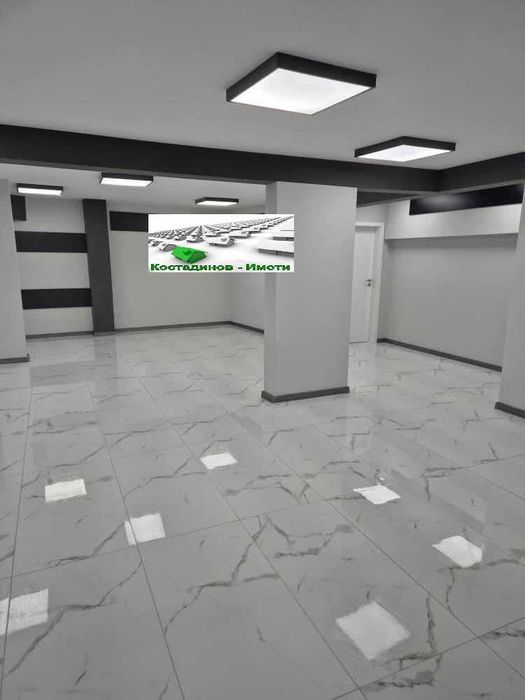 Дава се под наем Магазин в Пловдив, Каменица 2 - 200 кв.м за 2040 € - Снимка #1