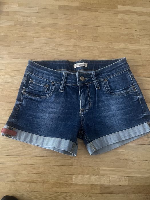 Blugi scurti dama Guess