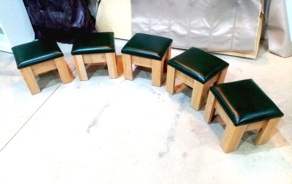 Продам новые маленькие табуретки!