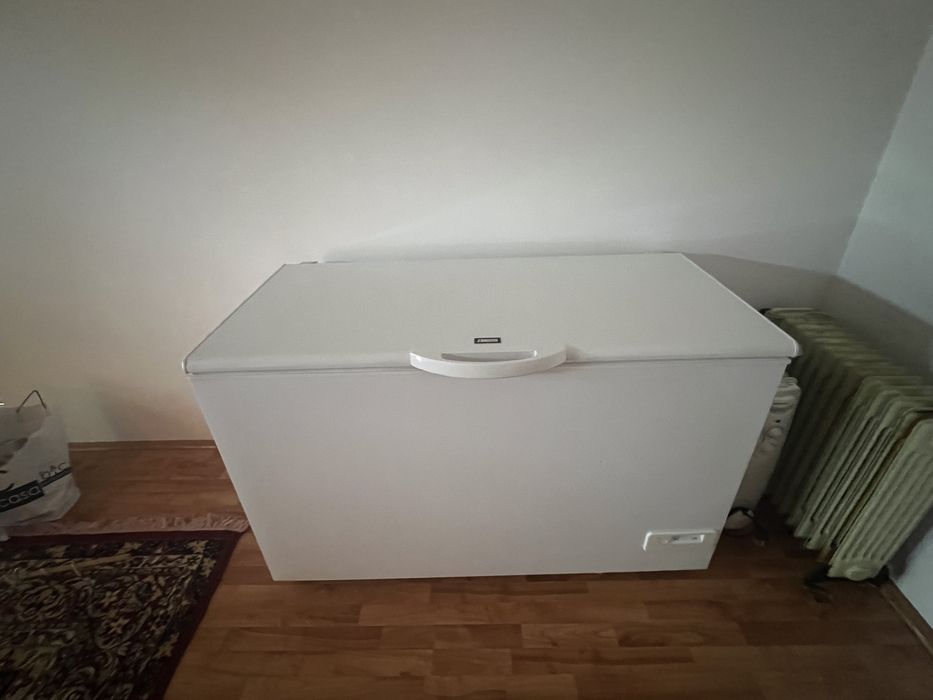 Lada zanussi aproape noua