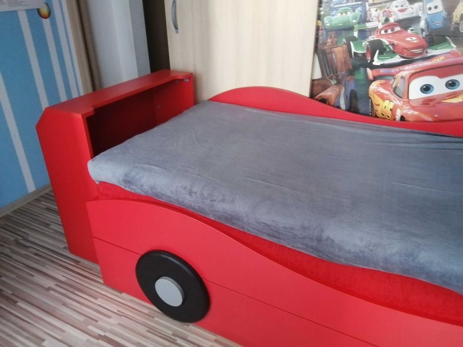 Легло-кола на 2 нива с матраци, ракла и предница за кормило