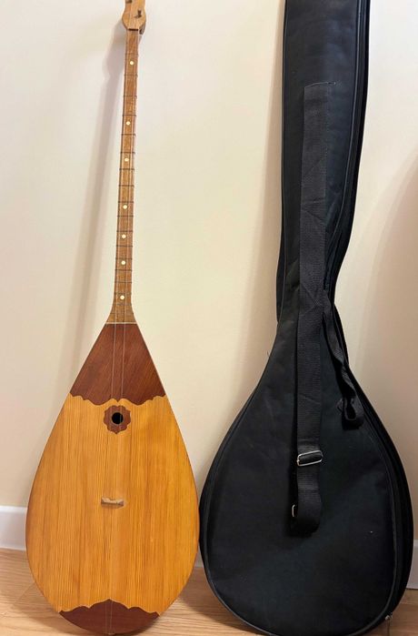 ДОМБЫРА шырша ағаштан жасалған