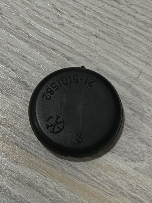 Резиновая заглушка заднего дворника 2114