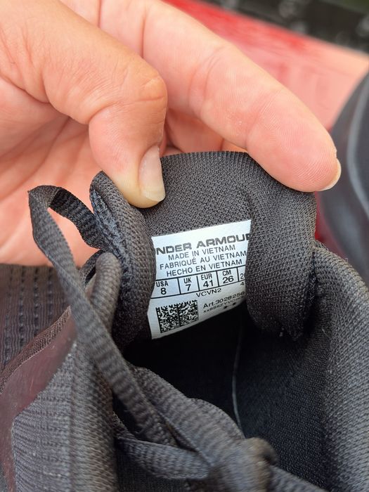 Кроссовки under armour 40 р