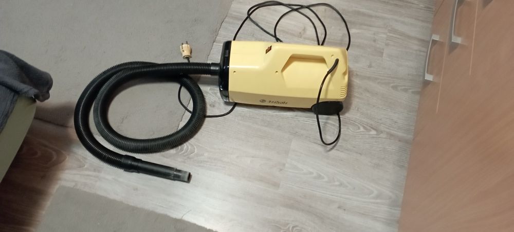 Aspirator electroarges,1000w