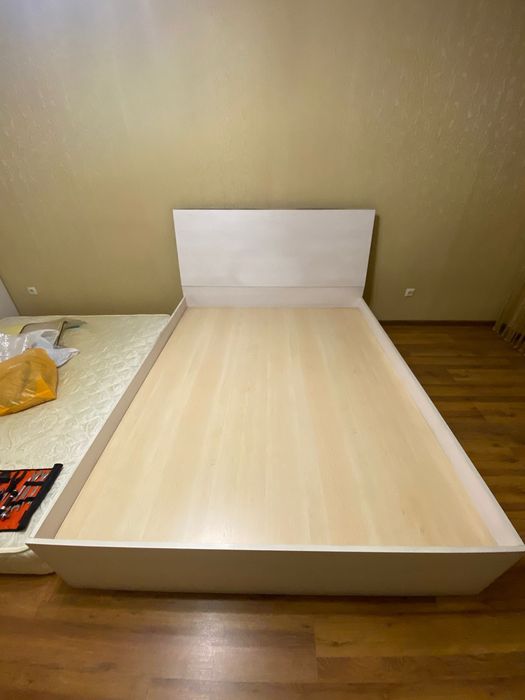 Кровать двухспальная