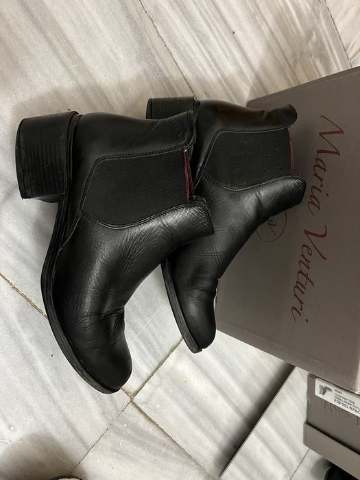 Челси боти черни кожени