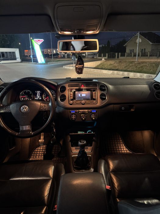 Vând VW Tiguan.