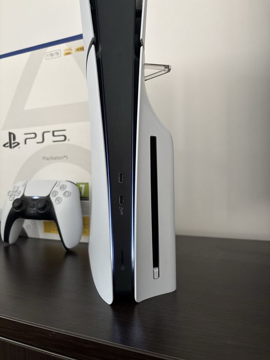 PS5 Slim garantie 2 ani Disk 1 TB
