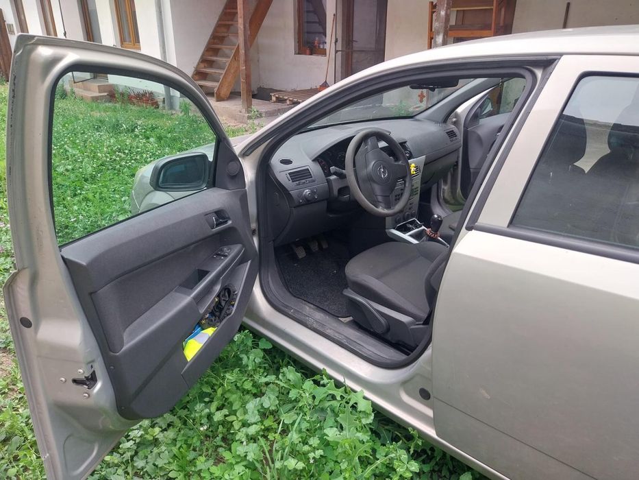 Vând Opel Astra H