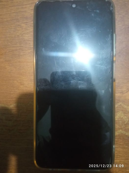 Redmi 10c sotiladi ekrani ishlamidi 150000 soʻm 64/4 holati zoʻr