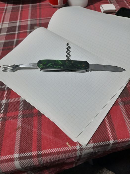 Briceage vechi de vanzare.