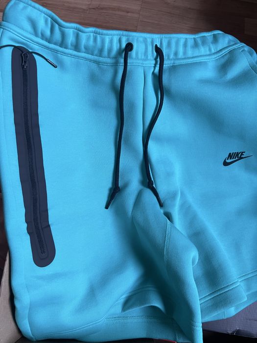 Nike tech fleece shorts - M, L