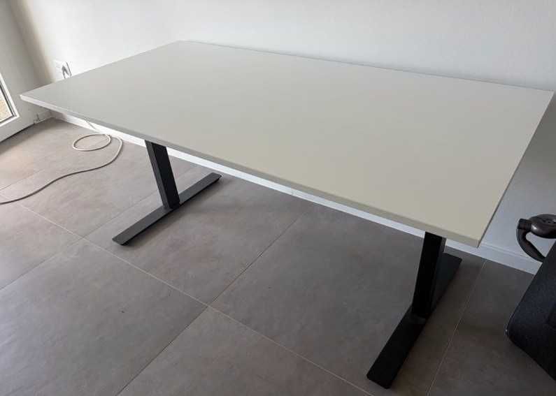 Birou Reglabil Ikea "Trotten" 160x80cm Alb/Negru (Antracit)
