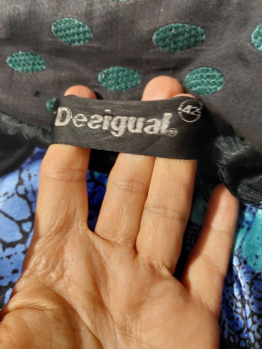 Есенно палто на марката Desigual