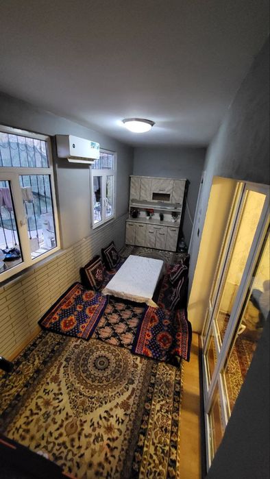 Продал  2 комнотная квартира Чиланзарский район 20А кварт