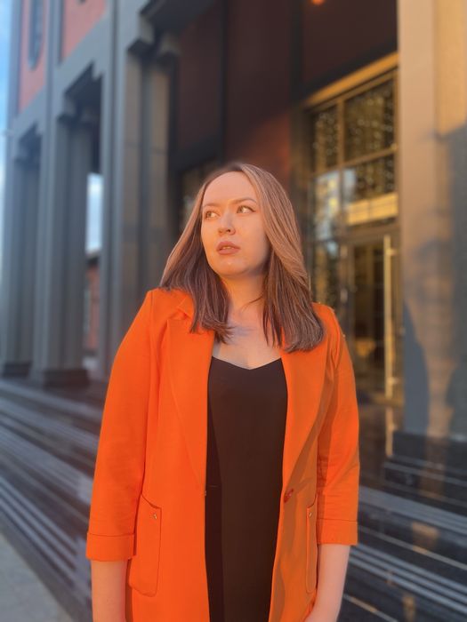 Оранжевый пиджак сатылады