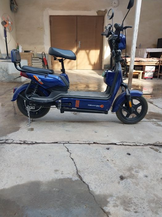 Скутер сотилади 50 кмгача юради заряди