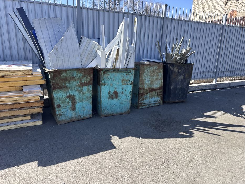 Продам мусорный бак