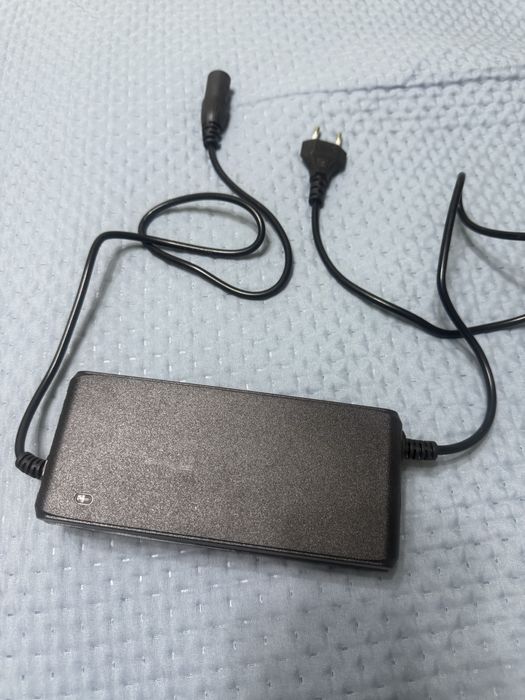 Продам зарядку на электровелосипед