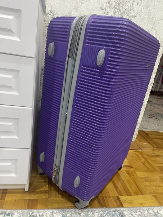 Продам чемодан дорожный