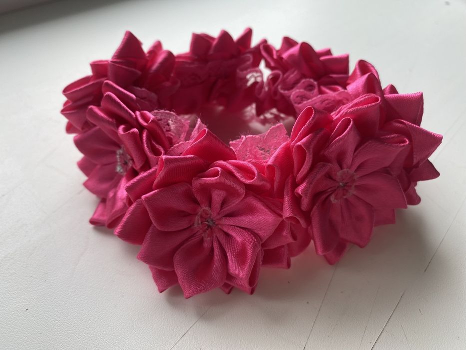 Резинки для волос, на шишку.