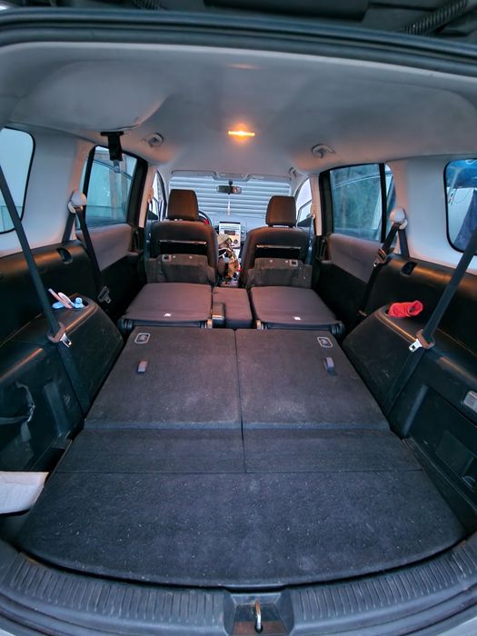 Mazda 5 | 1.8 benzină + GPL | 7 locuri | Navigație | 2 chei