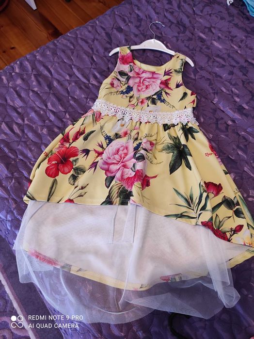 Лот роклички за малка принцеса по 10 лв бр.