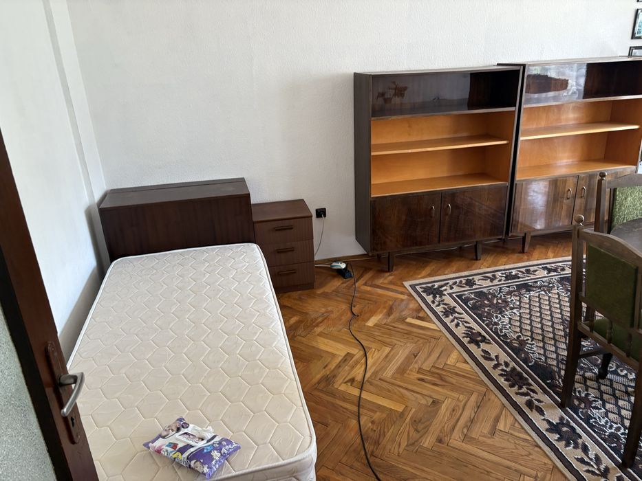 Дава се под наем Едностаен апартамент в Варна, м-т Атанас Тарла - 50 кв.м за 357 € - Снимка #1