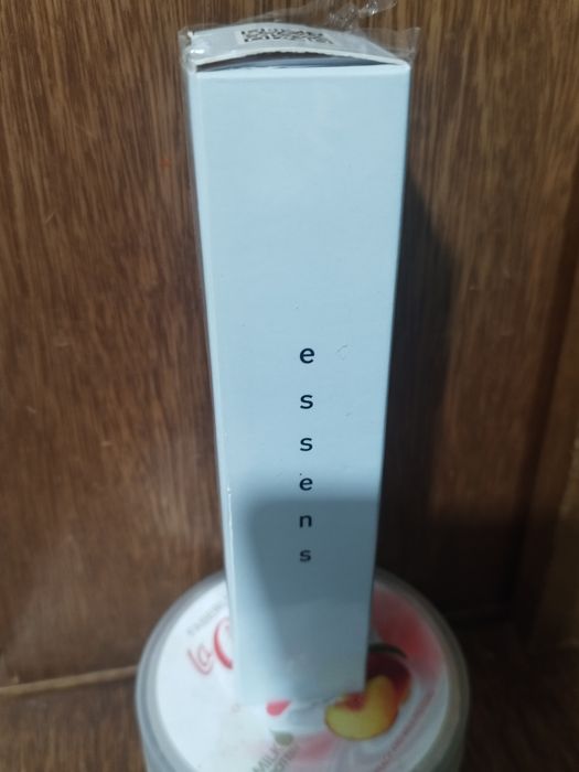 Духи эссенс продам.