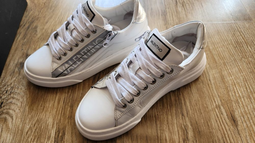 Дамски кецове VALENTINO