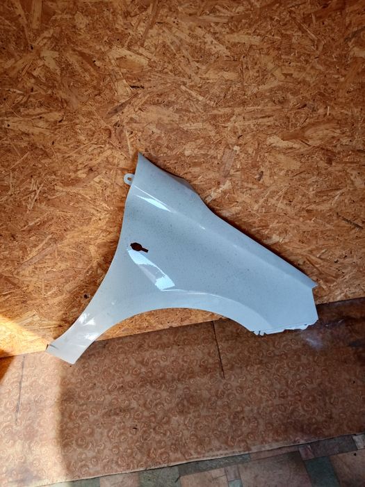 Продам крыло переднее гранта фл