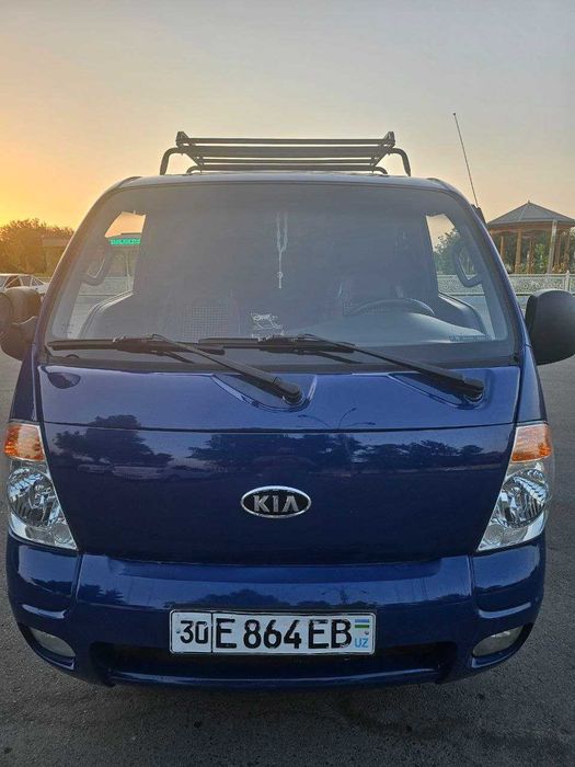 KIA BONGO Sotiladi