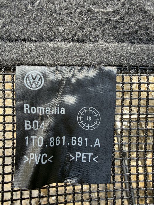 Оригинална мрежа щора кучкарник за VW Touran от 2002 до 2015г