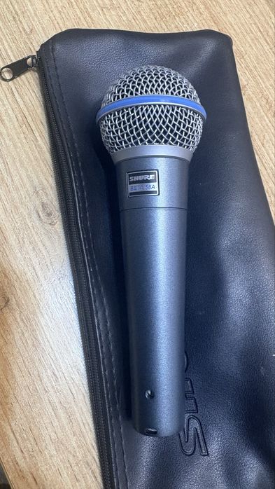 Shure beta 58  (este putin folosit)