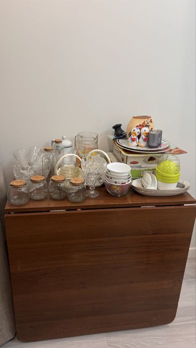 Стол книжка и посуда бесплатно