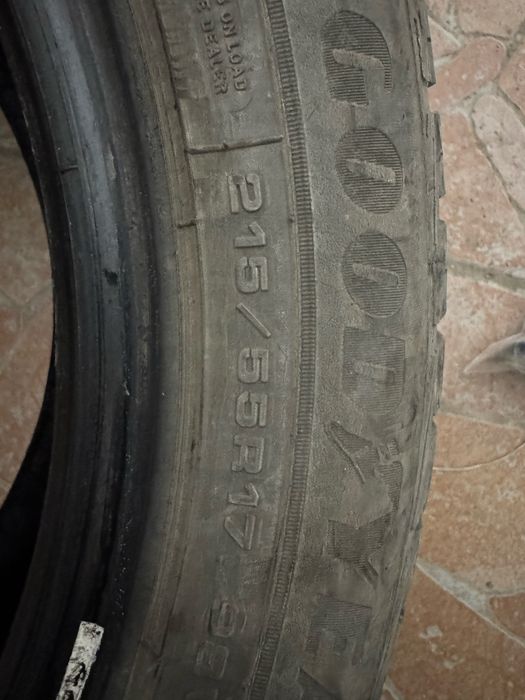 Зимни гуми Goodyear 215/55/17 - 2 бр.
