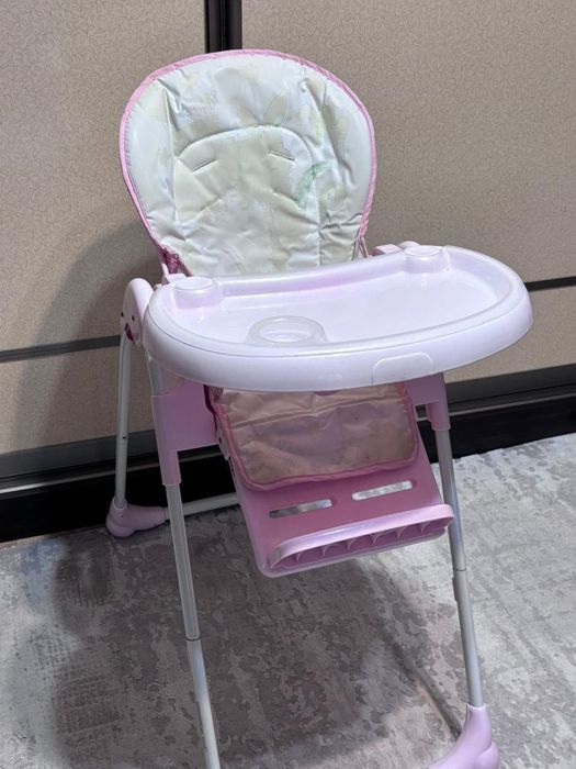 Комфортный детский стульчик для кормления