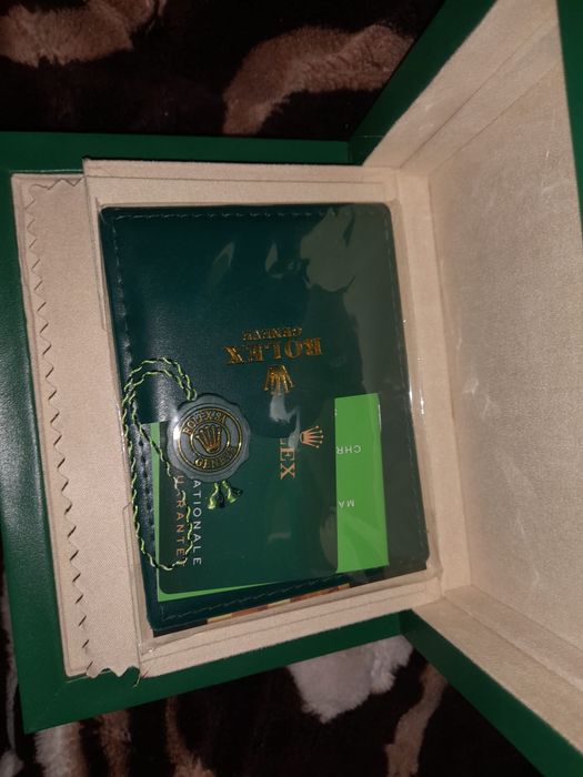 Rolex Day-Date 40 – Dial albastru, full set (cutie + carduri)