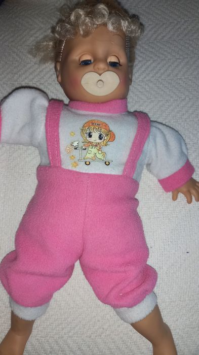 Vand papusa superba care vorbește,plânge,rade,fără defecte