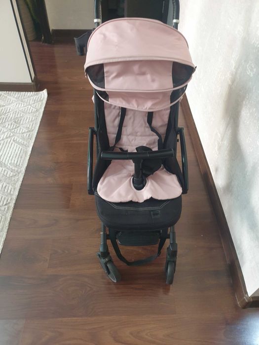 Детская прогулочная коляска