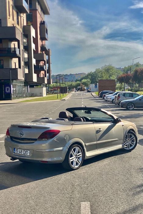 Vând Opel Astra TwinTop 1.9 CDTI, 150 CP