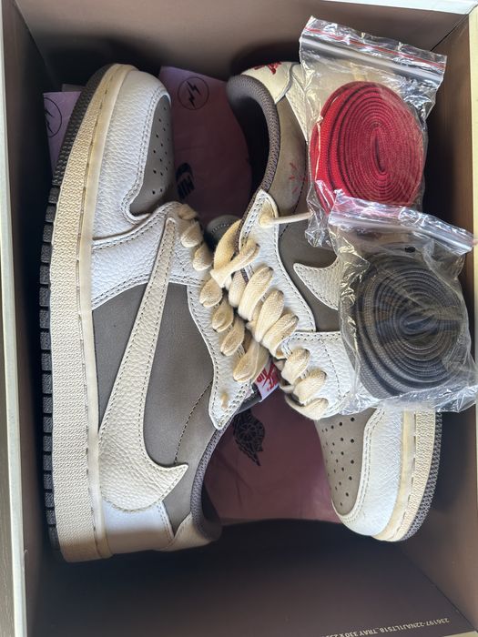Jordan 1 travis scott