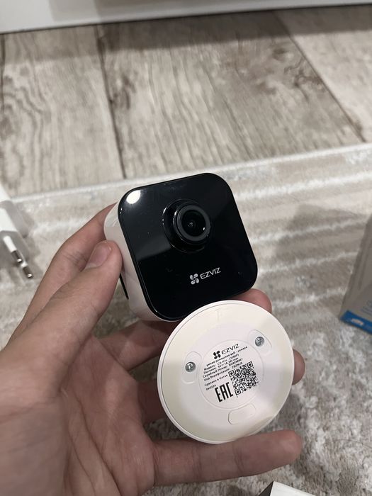 Камера настенная