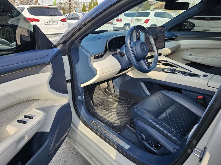 ZEEKR 001. Y Z SPORT. 2TA Matorli Restaylin. Yili 2024. Yurgani  44000