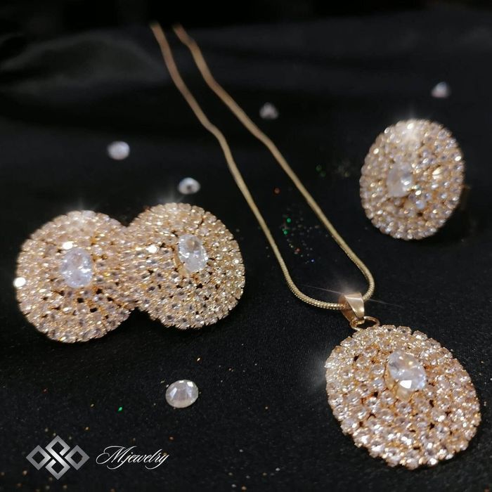 Стилни дамски бижута