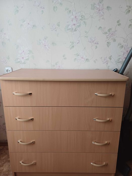 Комод выдвижной.